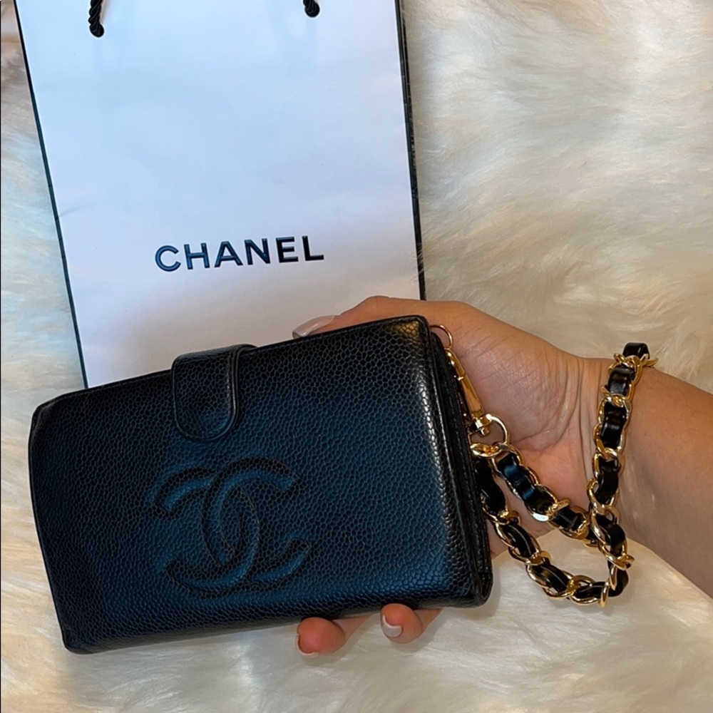 CHANEL Authentic CC Logo Cavier Bifold Wallet - Picture 16 of 16